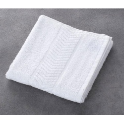 Serviette de toilette liteaux chevrons 100% coton blanc 340 g 50x90 cm (le lot de 10)